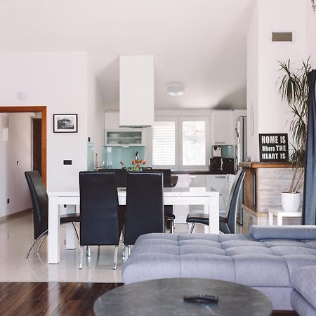 Accommodation Triton Lastovo Eksteriør bilde